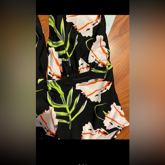 Cupshe floral swimsuit - Picture 4 of 4